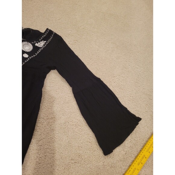 Crescent Stitch fix Black Embroidered Gauze Boho Women's Top Size Small - Picture 5 of 10